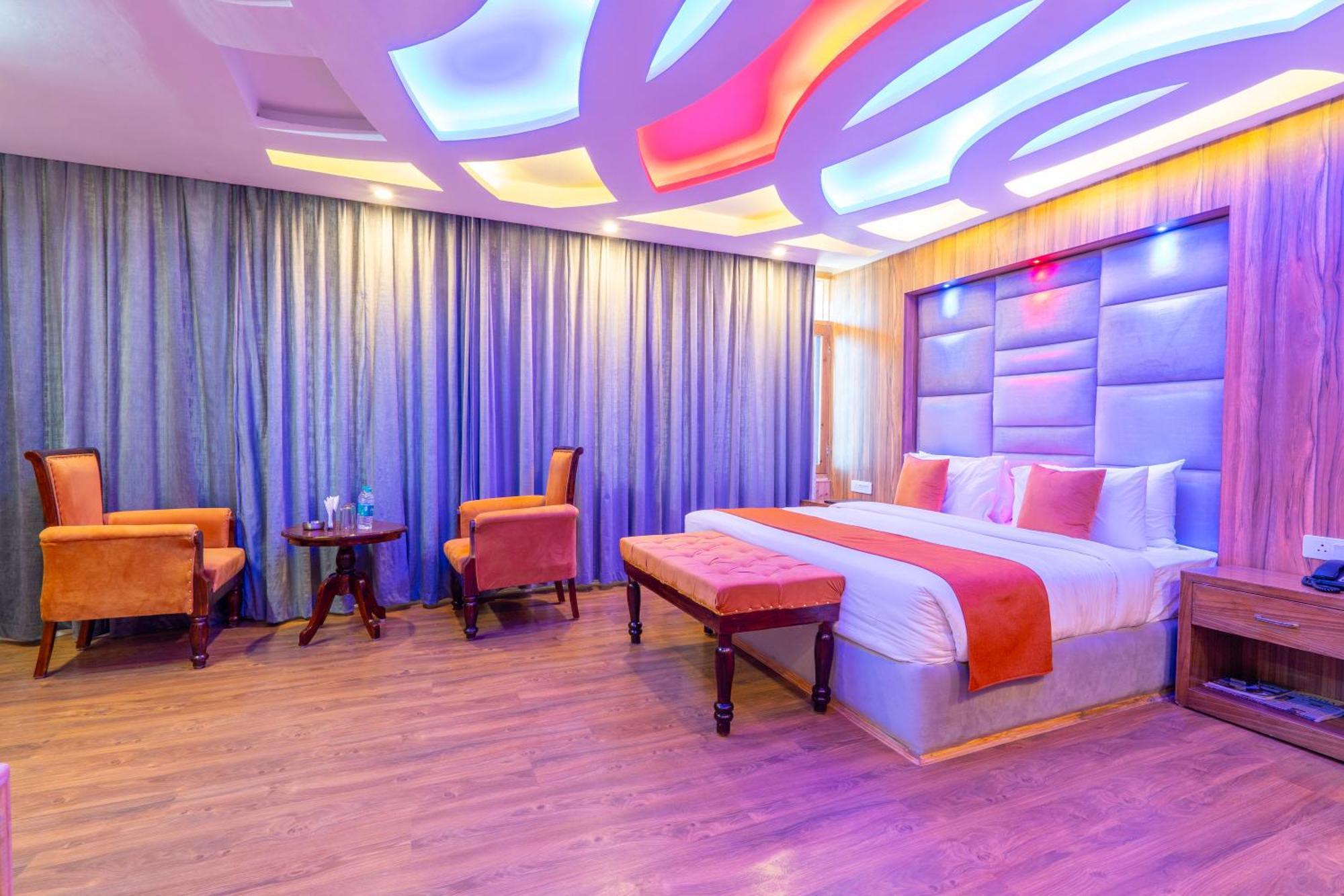 West Western Resort Manali #Neartomallroad #Gym #Lawn #Playingzone #Pooltable #Kidsfriendly #Mountainview #Tabletennis #Familyfriendly #Privateparking Exterior foto