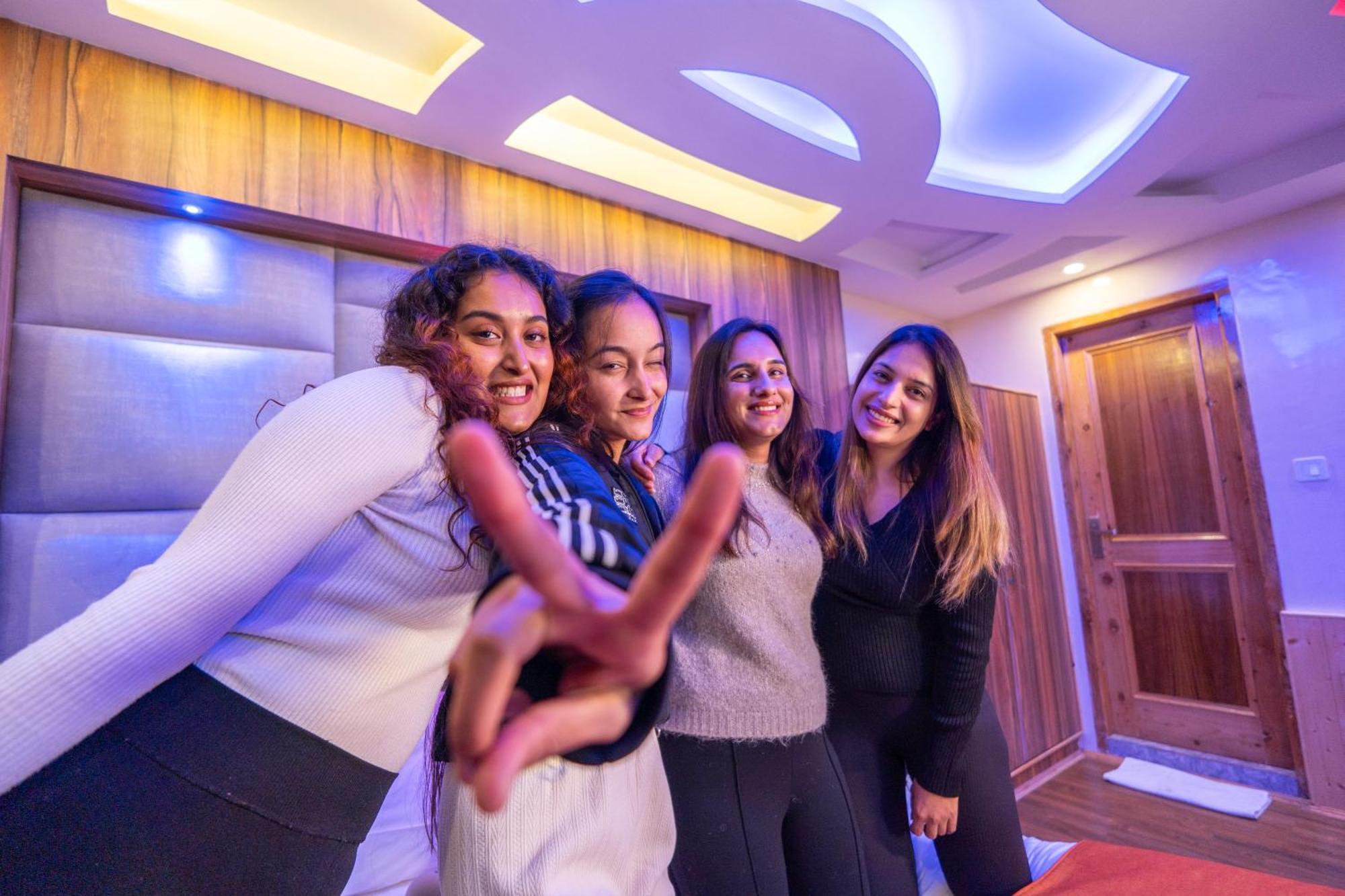 West Western Resort Manali #Neartomallroad #Gym #Lawn #Playingzone #Pooltable #Kidsfriendly #Mountainview #Tabletennis #Familyfriendly #Privateparking Exterior foto