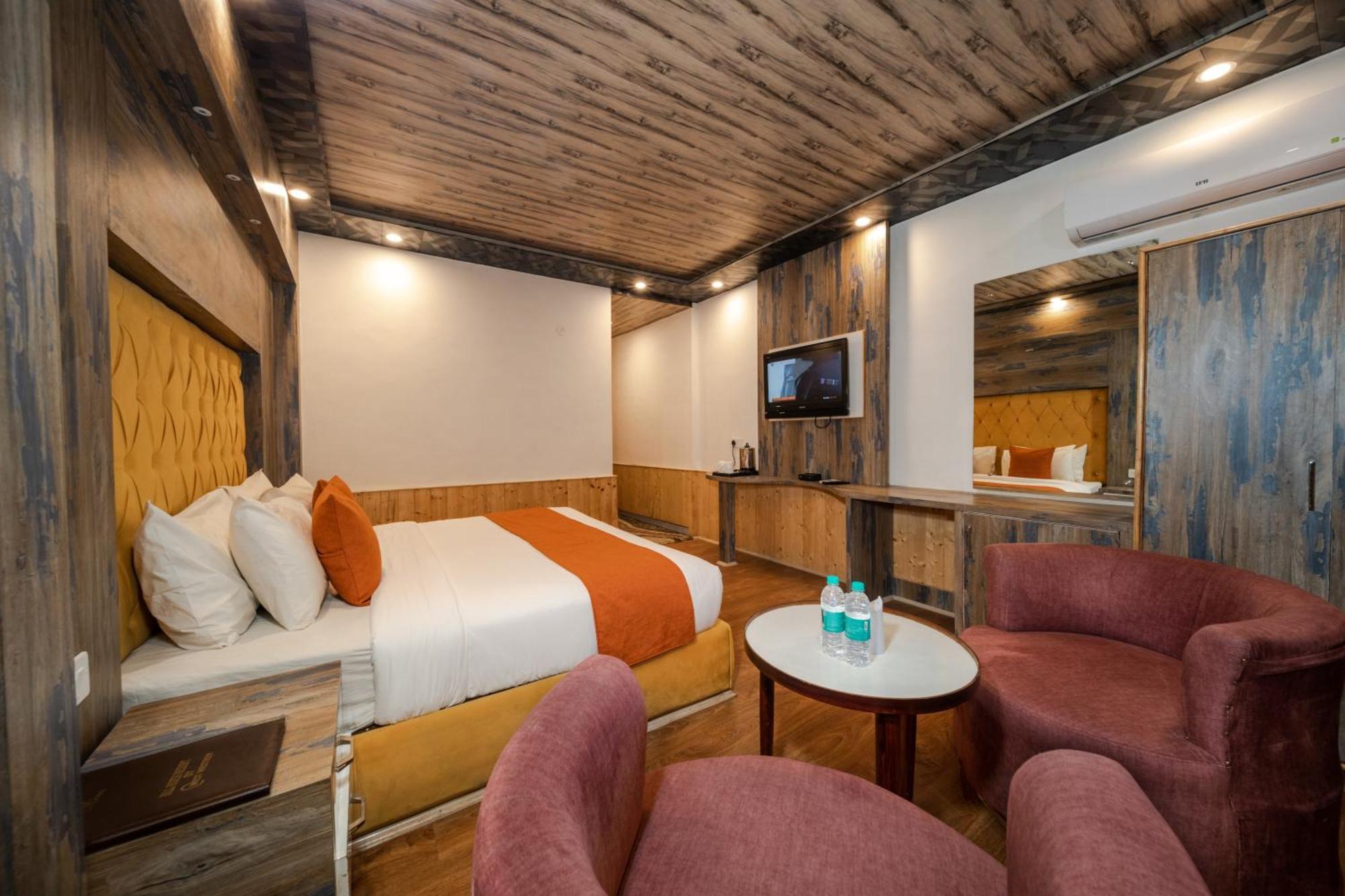 West Western Resort Manali #Neartomallroad #Gym #Lawn #Playingzone #Pooltable #Kidsfriendly #Mountainview #Tabletennis #Familyfriendly #Privateparking Exterior foto
