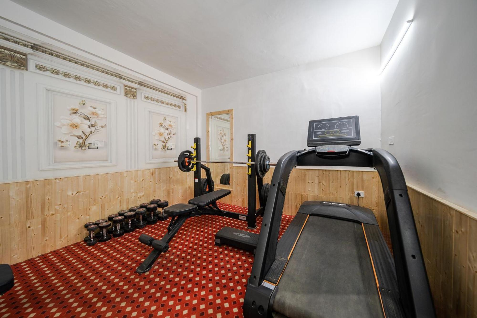 West Western Resort Manali #Neartomallroad #Gym #Lawn #Playingzone #Pooltable #Kidsfriendly #Mountainview #Tabletennis #Familyfriendly #Privateparking Exterior foto