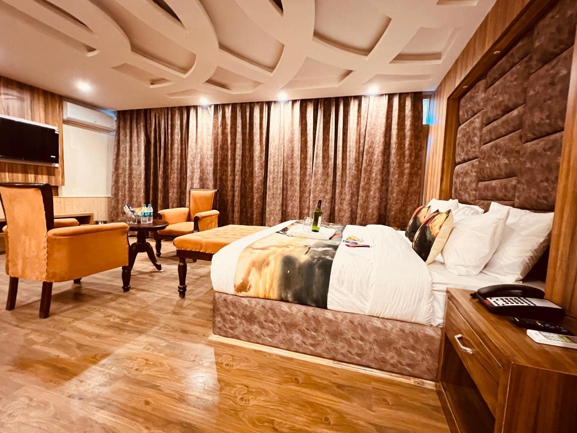 West Western Resort Manali #Neartomallroad #Gym #Lawn #Playingzone #Pooltable #Kidsfriendly #Mountainview #Tabletennis #Familyfriendly #Privateparking Exterior foto