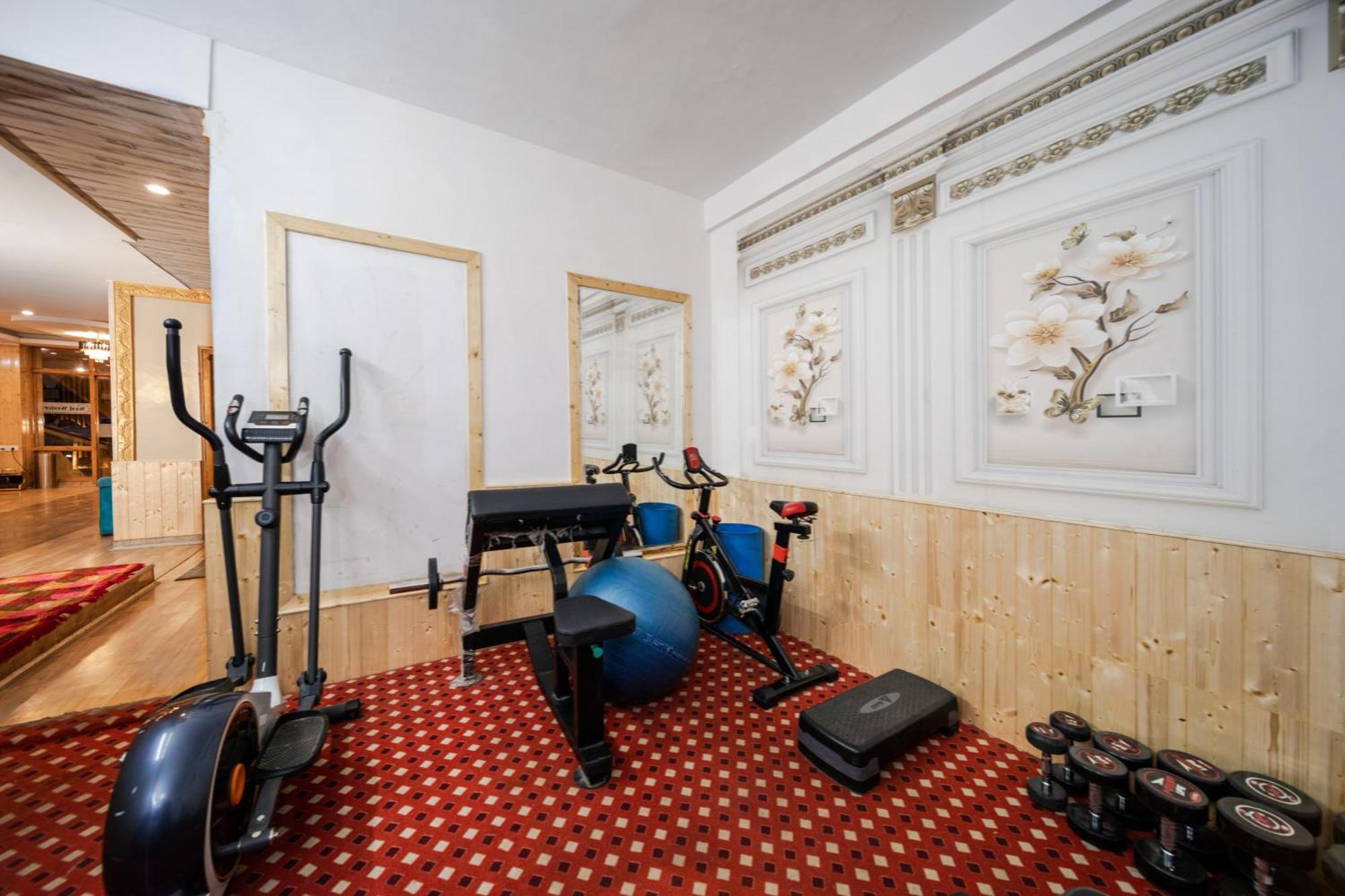 West Western Resort Manali #Neartomallroad #Gym #Lawn #Playingzone #Pooltable #Kidsfriendly #Mountainview #Tabletennis #Familyfriendly #Privateparking Exterior foto